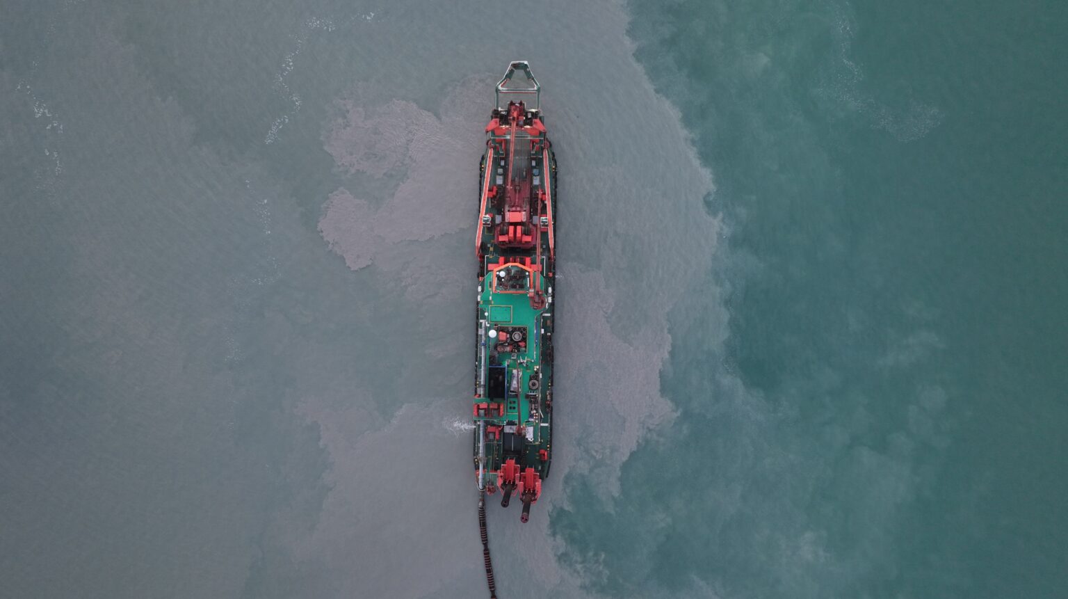 The navigational channel in Al Faw Port is one of the strategic projects that contribute to facilitating the movement of ships and maritime navigation.